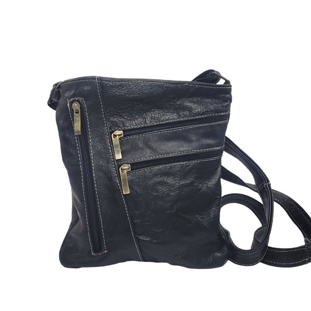 Genuine Leather Crossbody bag. Handcrafted. Black color. Handmade. Trip Bag